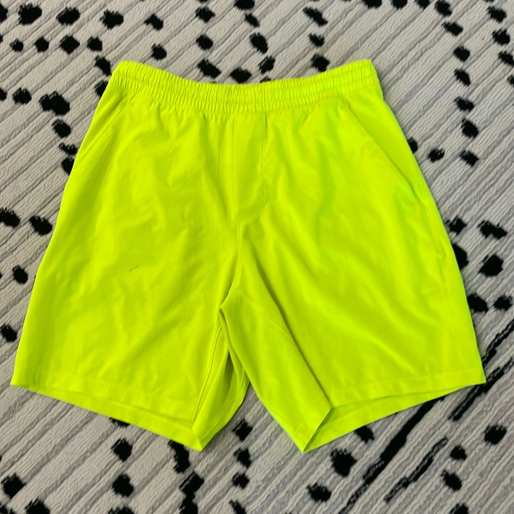 Men’s Lululemon Pace Breaker linerless short 7” size small